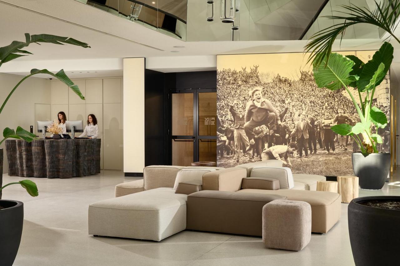 Hotel Ambasador Сплит Экстерьер фото The lobby of the hotel